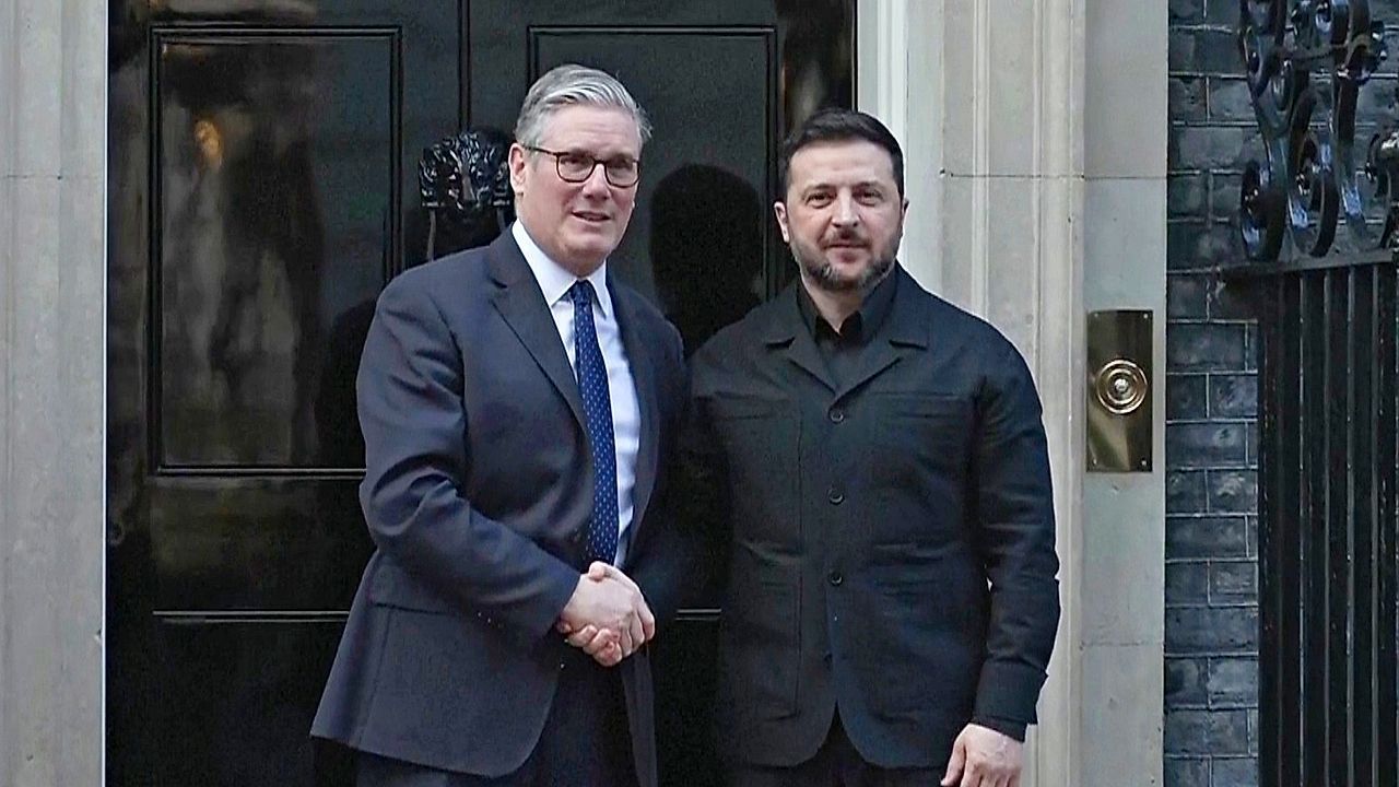 Video: Selenskyj trifft Starmer – Kritik an gelockerten Russland-Sanktionen