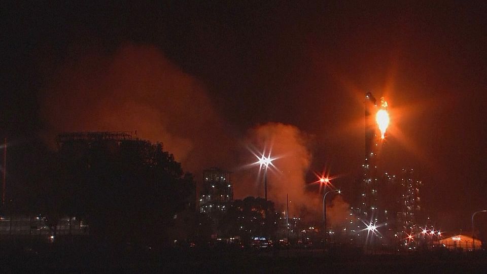 Feuer in Geelong: Brand in Australiens Ölraffinerie verschärft Kraftstoffkrise