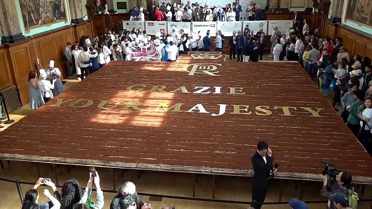 Video: Süßer Rekord: 100 italienische Köche zaubern in London das längste Tiramisu der Welt