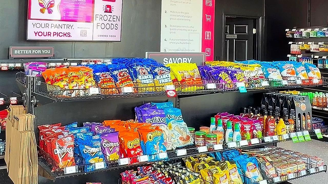 Video: Rein, greifen, raus: Erster kassenloser KI-Shop öffnet in Georgia