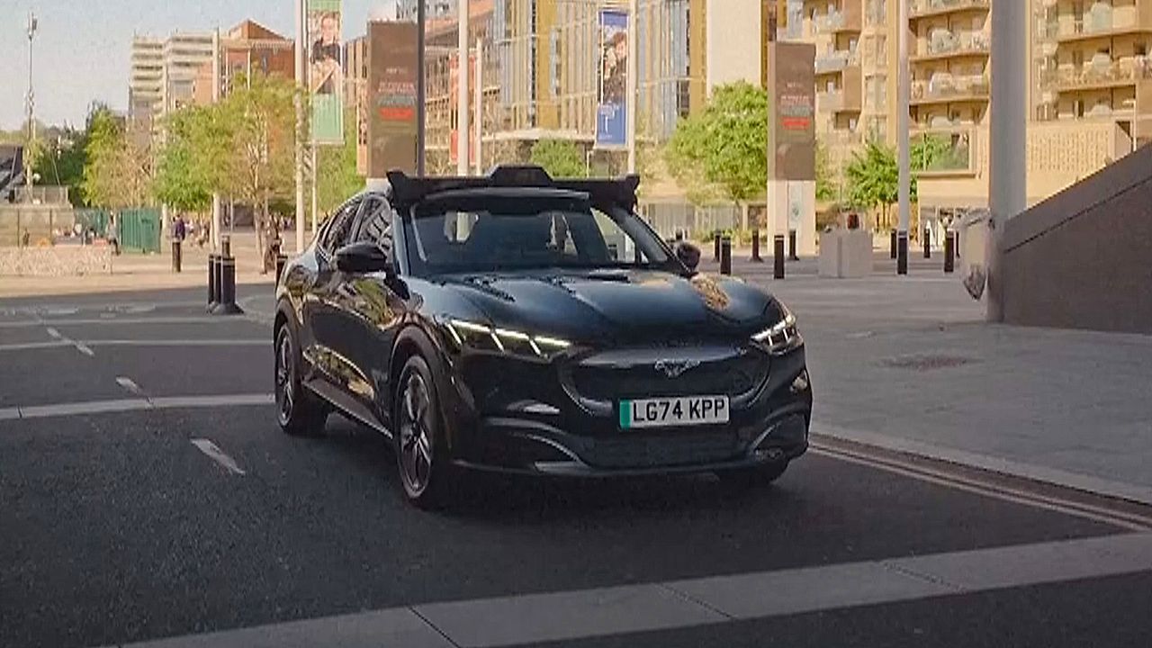 Video: Ohne Fahrer durchs Verkehrschaos: Uber startet Robotaxis in London