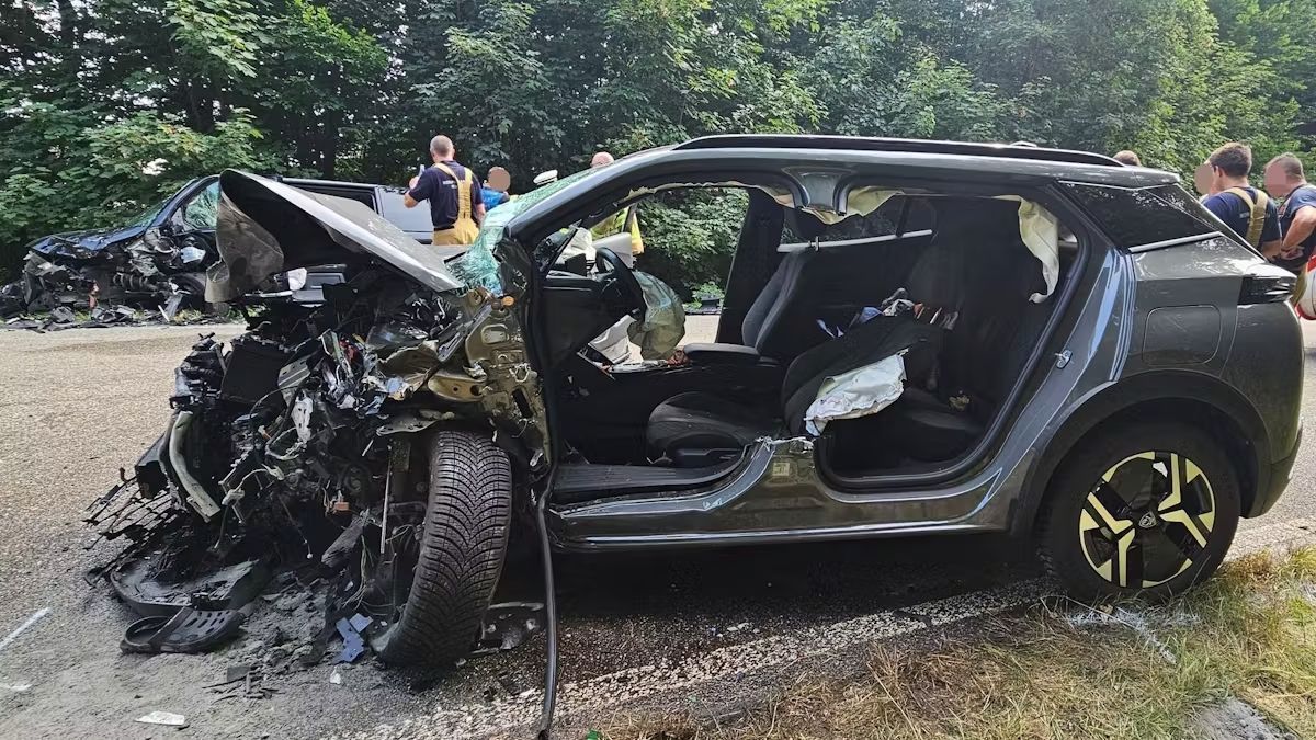 Video: Acht Verletzte nach Frontalzusammenstoß in Stuttgart