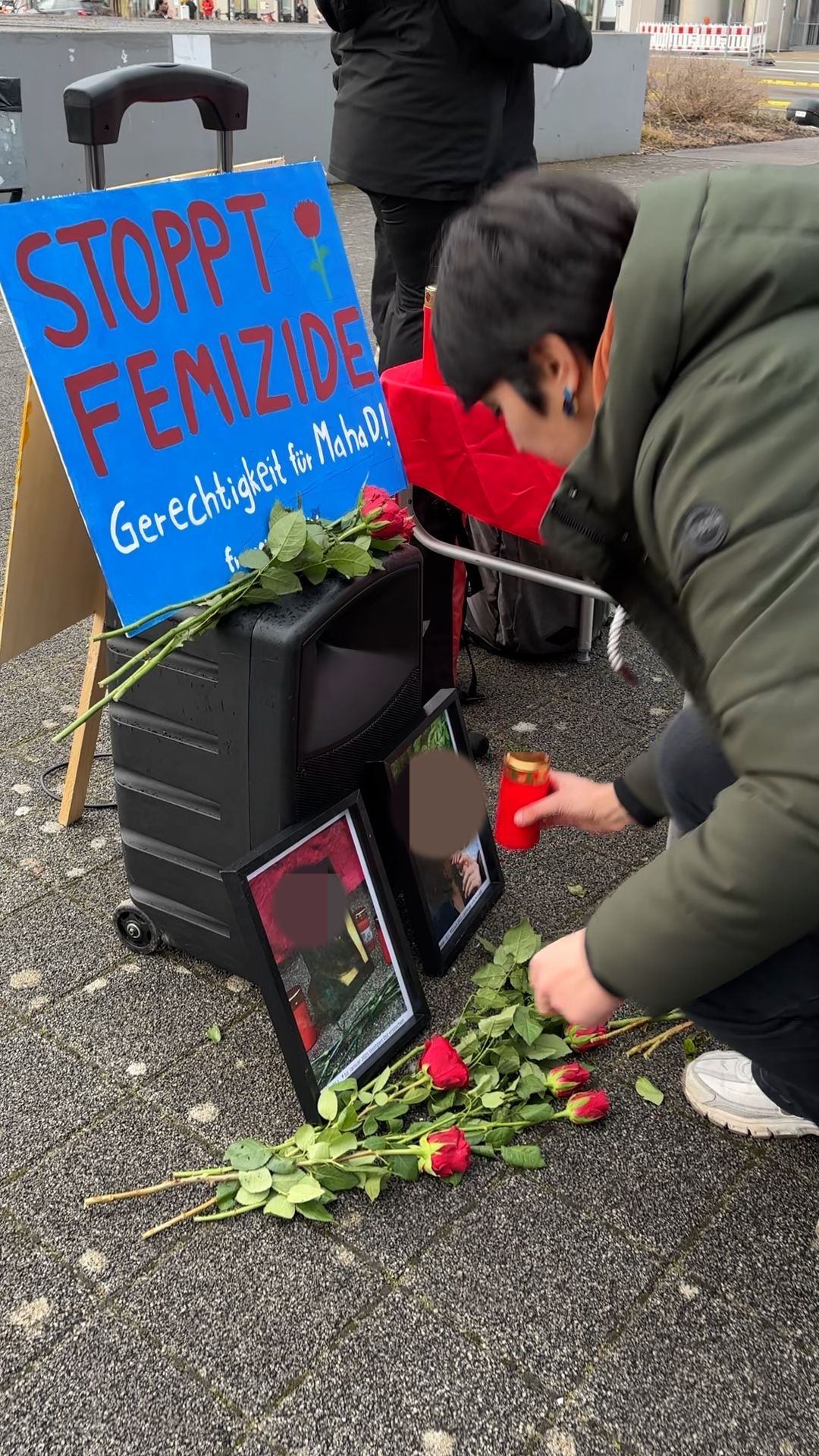 Video: Mahnwache nach Femizid in Stuttgarter Wohnheim