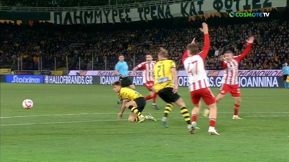 Η φάση όπου ζήτησαν πέναλτι οι ‘ερυθρόλευκοι’ (VIDEO)