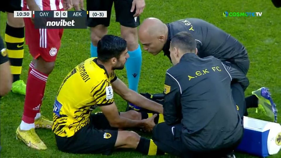 Η αναγκαστική αλλαγή της ΑΕΚ (VID)