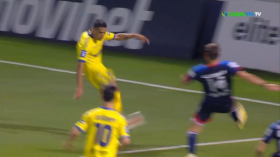 8 / 10: Κηφισιά - Παναιτωλικός | Απειλεί με δυνατό, διαγώνιο σουτ ο Λομόνακο