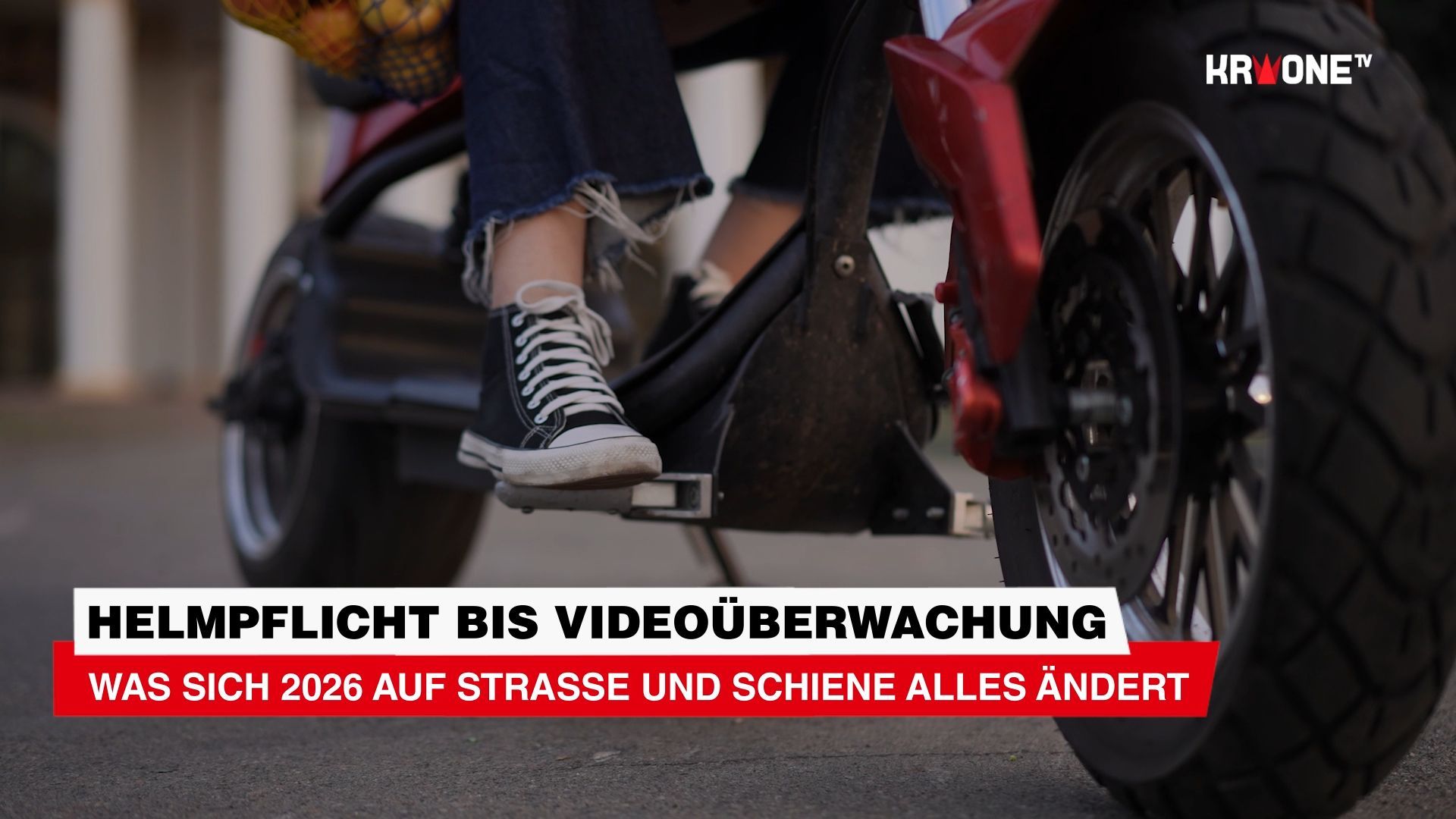 Helmpflicht bis Videoüberwachung: Was sich 2026 auf Straße und Schiene alles ändert