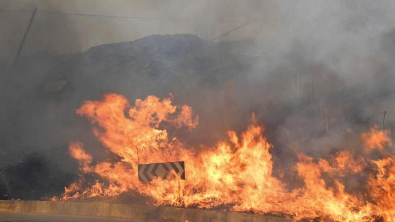 Feuer am Lago Maggiore kommen Wohngebieten gefährlich nahe