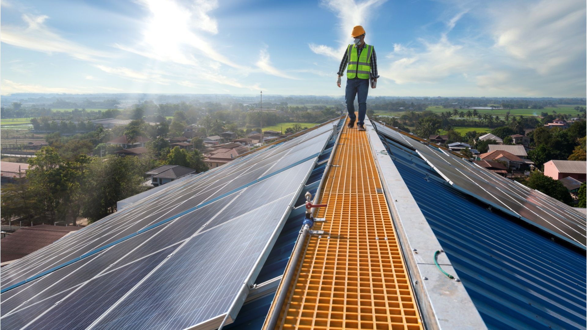 Grüne: Photovoltaik auf öffentlichen Dächern kommt nicht voran