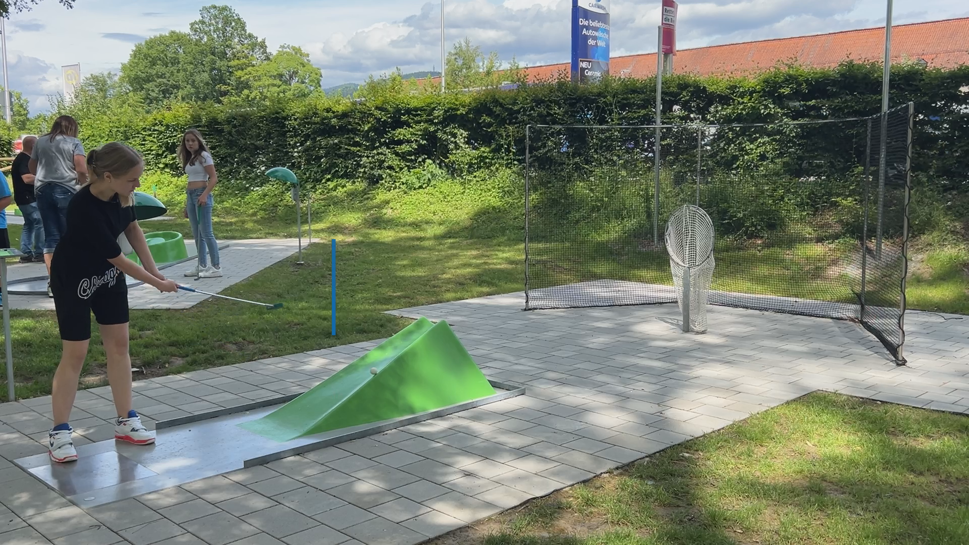 Deggendorf: Neue Minigolfanlage zieht viele Besucher an