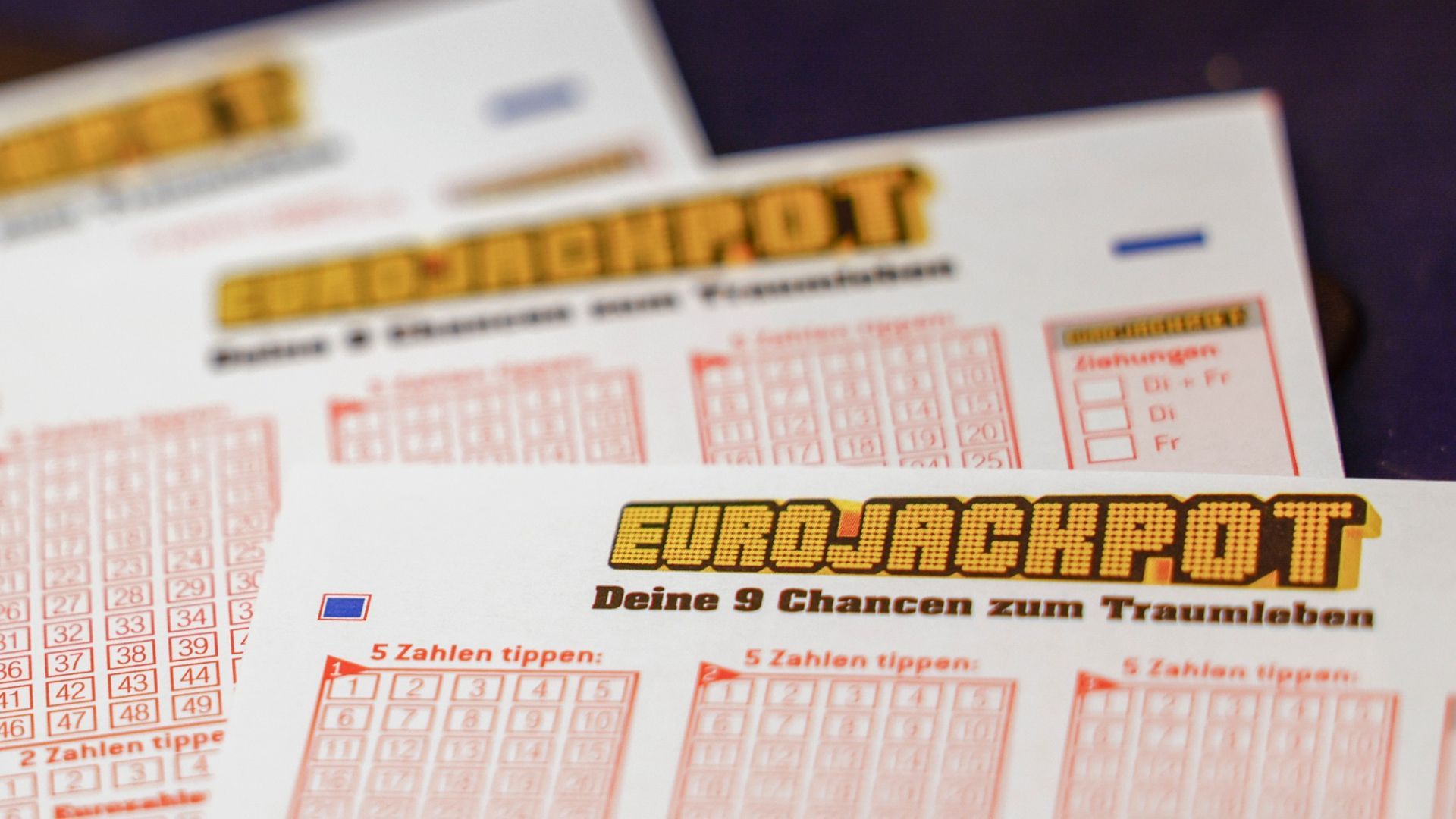 Warum man beim Eurojackpot manchmal schon mit fünf Richtigen Millionär werden kann
