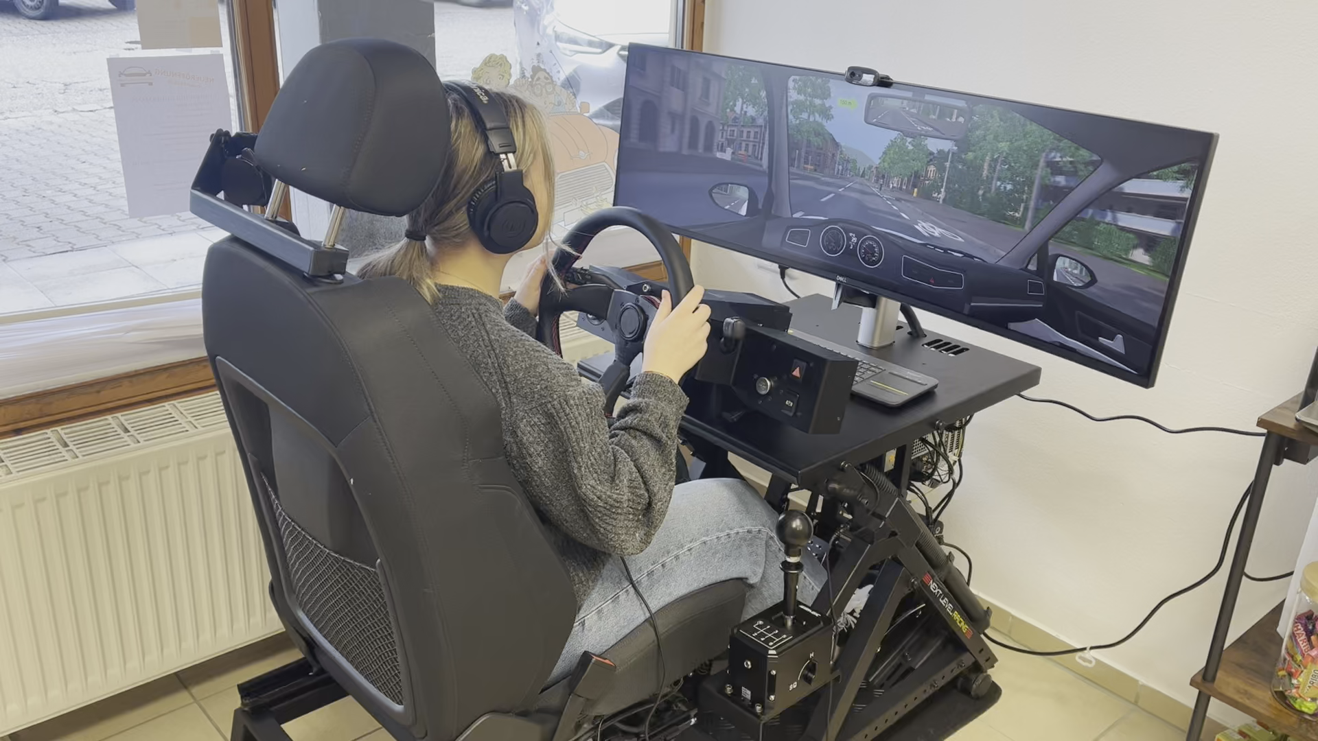 Video: Wie funktioniert ein Fahrschulsimulator?