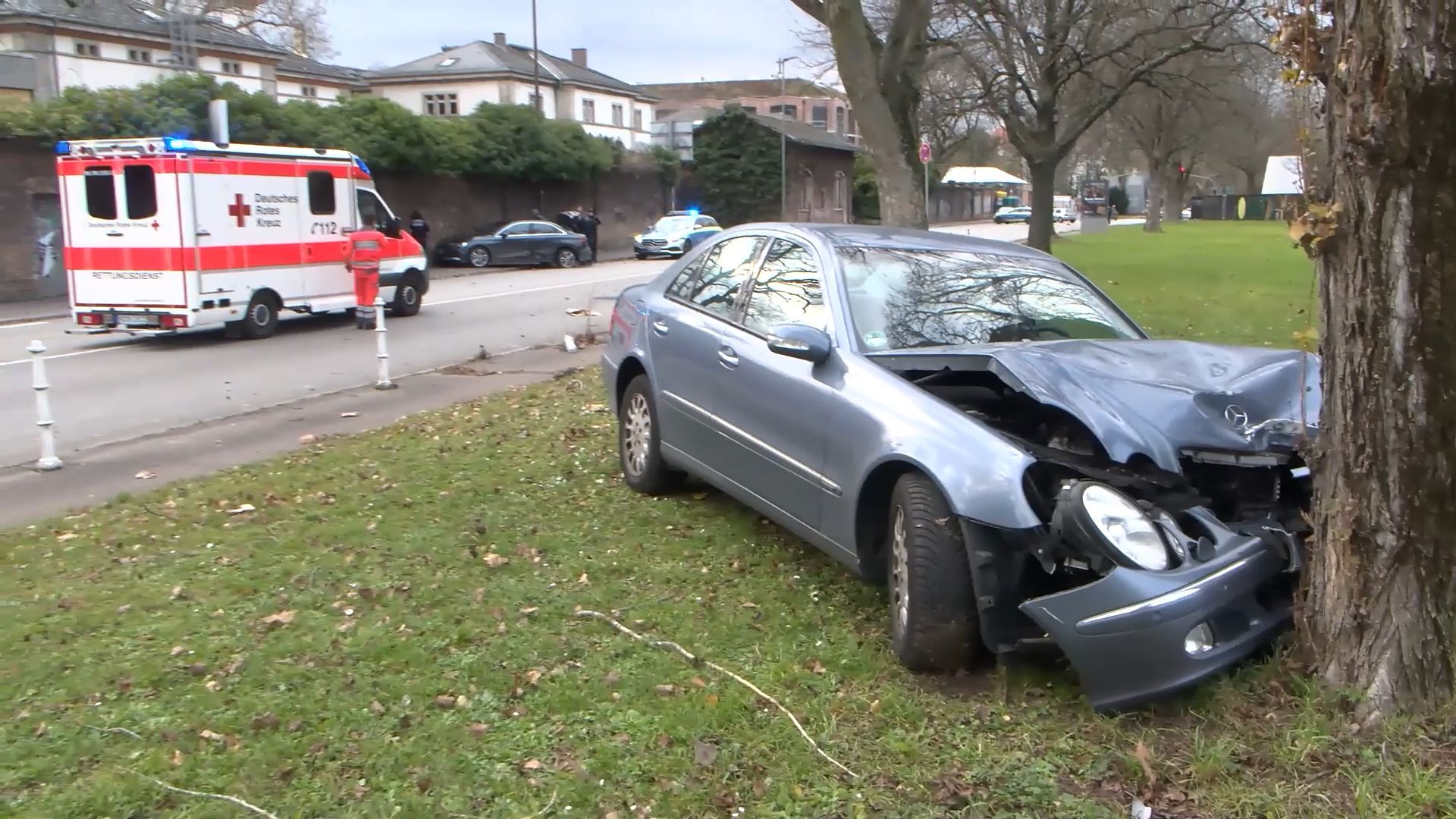 Video: Alkohol am Steuer: Unfall auf der B37 in Heidelberg am Heiligen Abend