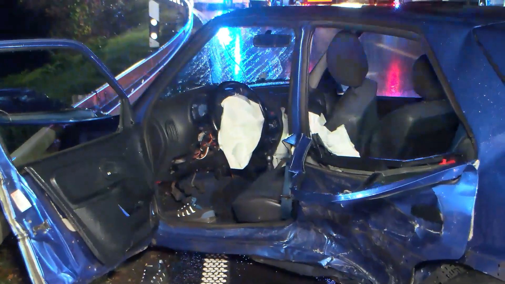 Video: Schwerer Unfall auf der B45 bei Mauer: Mitfahrer aus Auto geschleudert