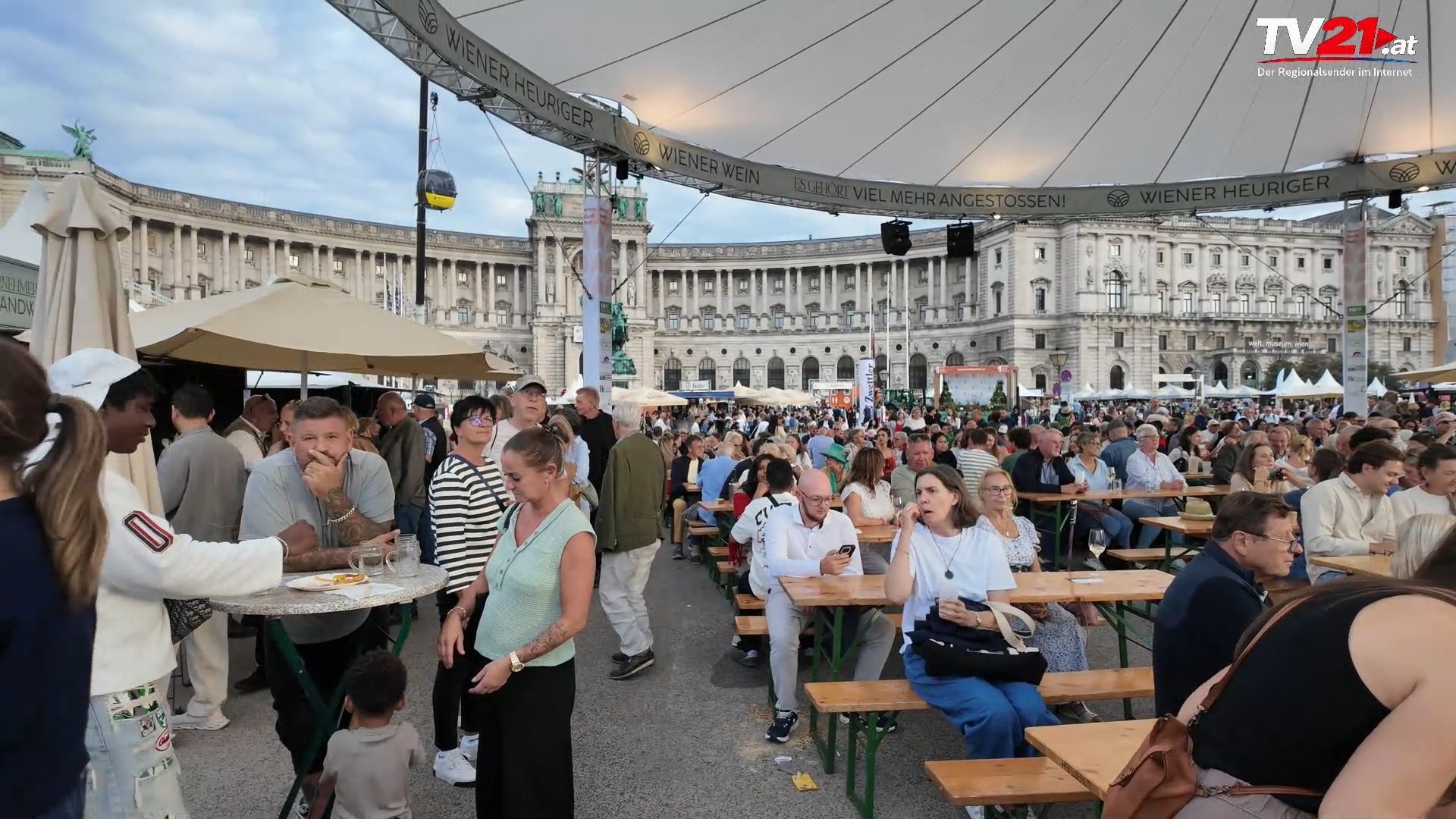 Video: Bäuerinnen im Mittelpunkt Heldenplatz feierte Erntedank