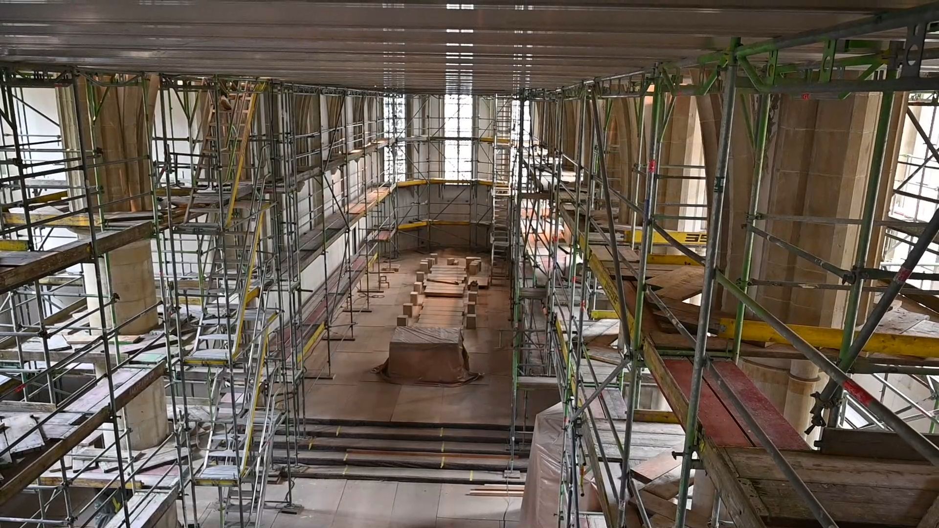 Apostelkirche under construction - Insight into the scaffolded church