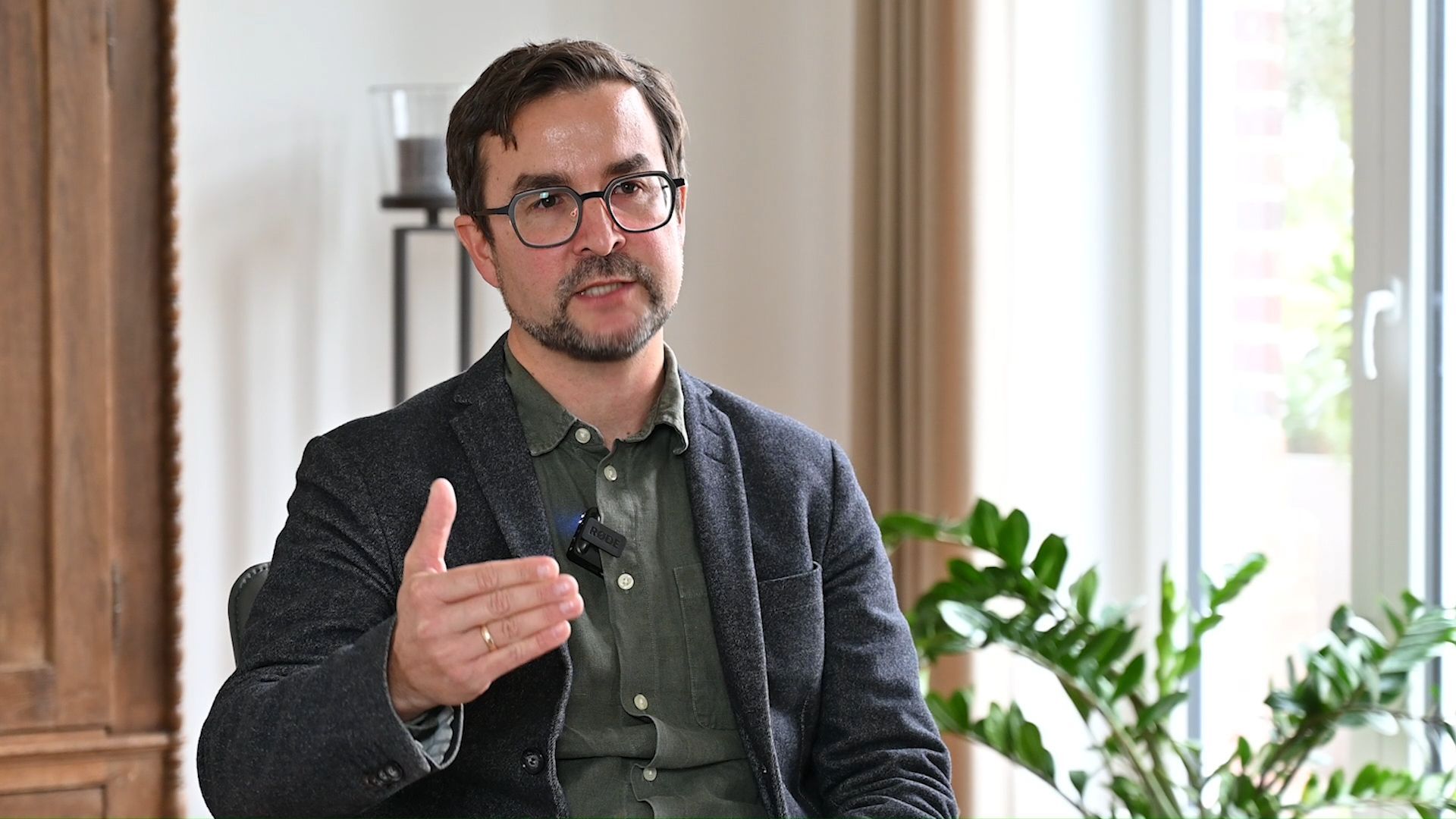 Video: Nahost-Experte Simon Wolfgang Fuchs im Interview