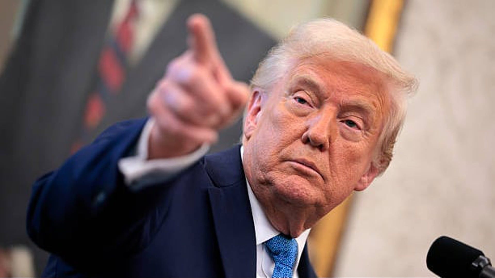 Video: Trumps Kryptowährung verzeichnet nach dem Angebot eines VIP-Dinners einen Wertzuwachs von 70%