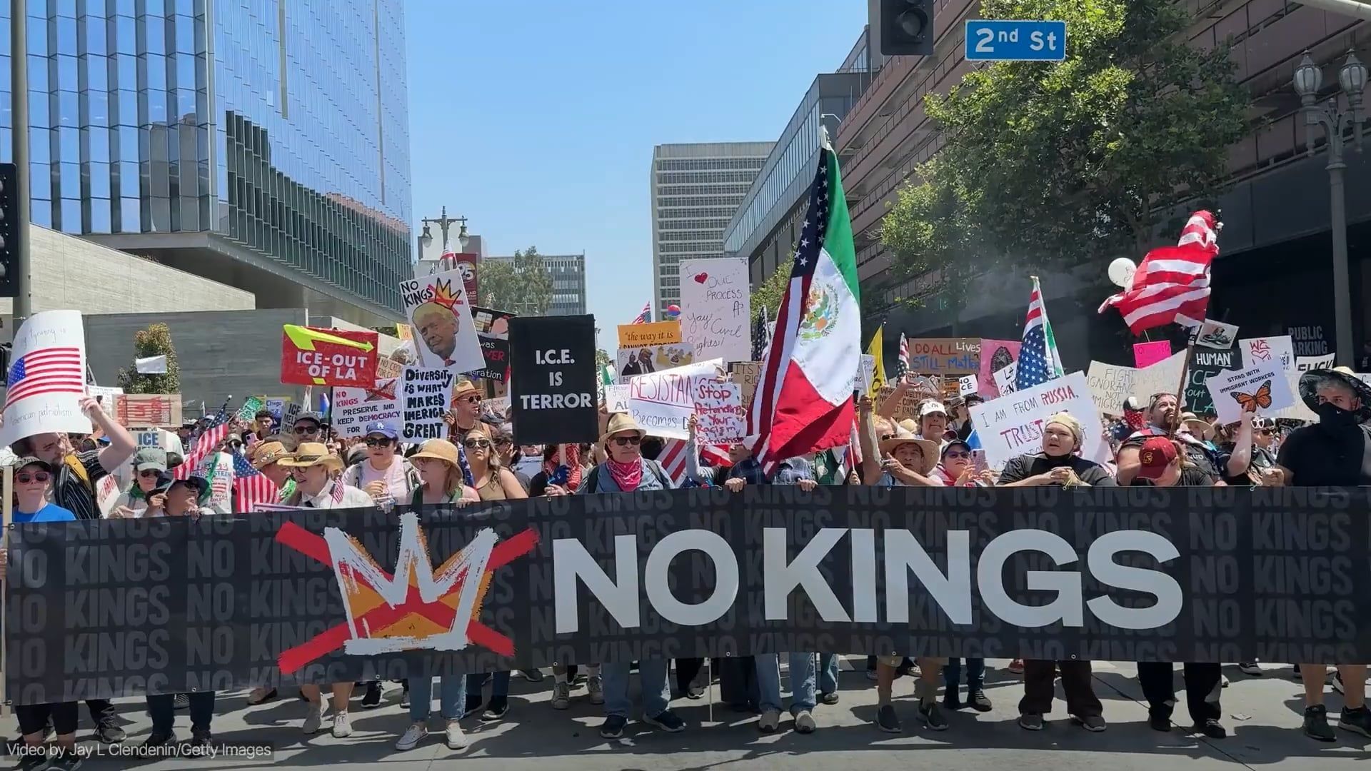 Video: „No Kings“-Proteste übertreffen Trumps Militärparade bei weitem