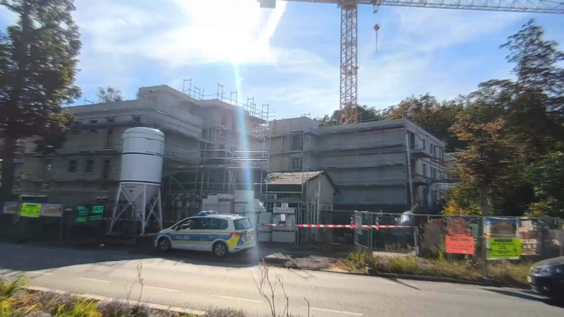 Video: Rauchwolken über Werder/Havel: Altbau brennt auf Großbaustelle lichterloh