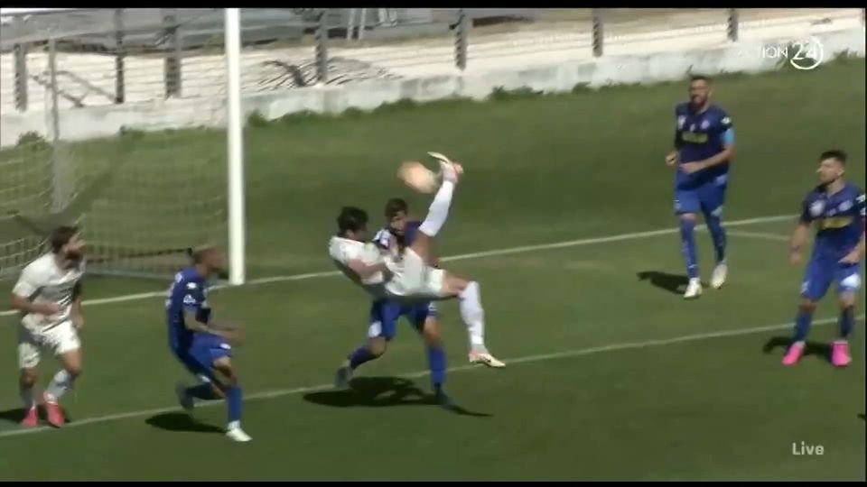 Απίθανο ανάποδο ψαλίδι του Λουκίνα στο Athens Καλλιθέα – Χανία (VIDEO)