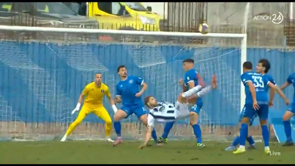 Το απίθανο ψαλιδάκι του Μάναλη που άνοιξε το σκορ για τον Ηρακλή (VID)