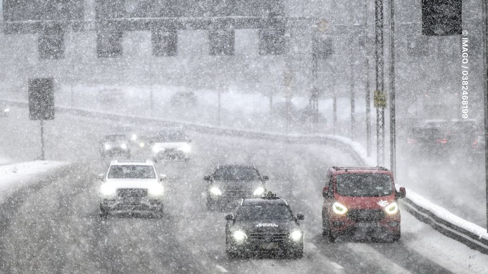 Häufige Verstöße beim Autofahren im Winter – diese Bußgelder drohen