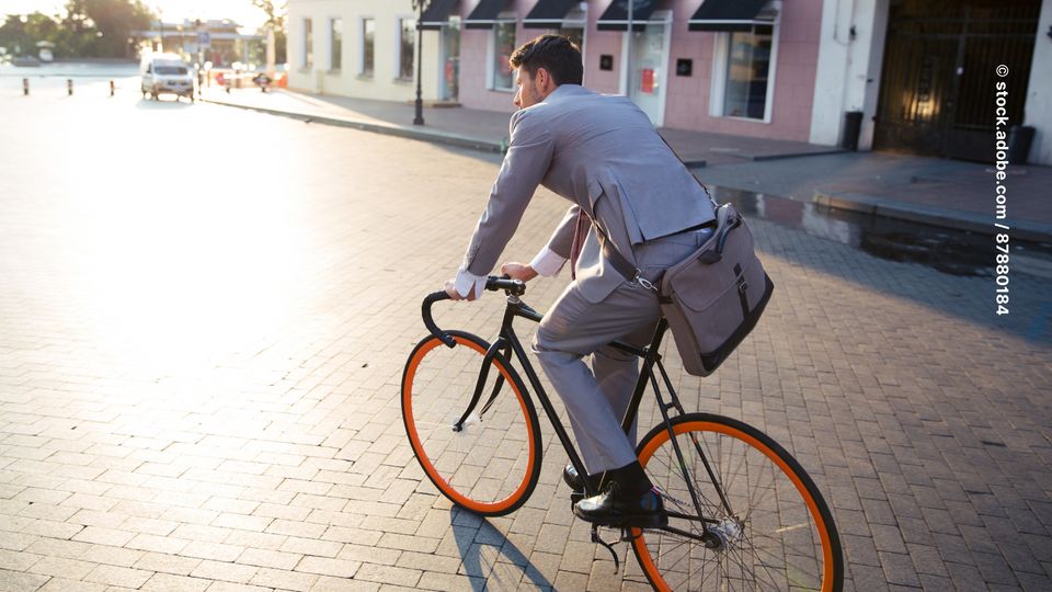 Ist der Fahrrad-Blinker sinnvoll? Nachgefragt in Rüsselsheim.