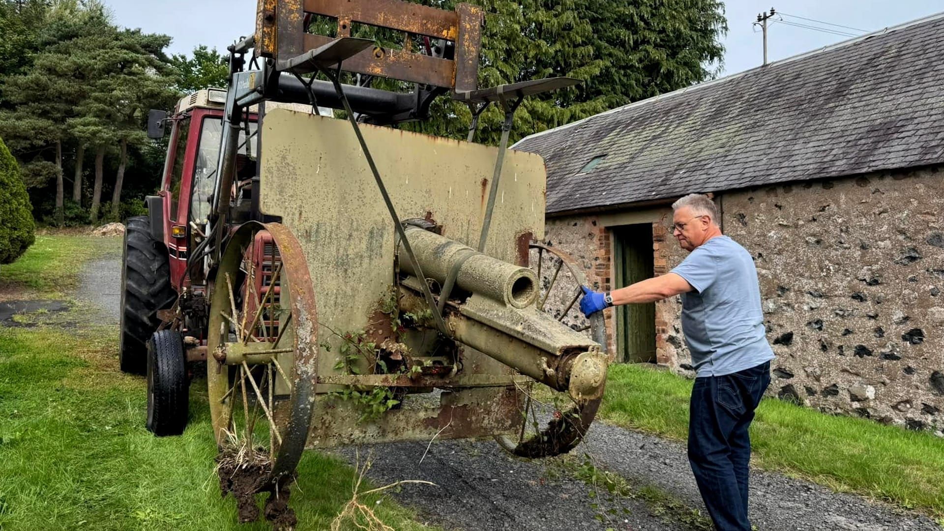 Video: Seltene deutsche Haubitze aus dem Ersten Weltkrieg zum dritten Mal vor der Verschrottung gerettet