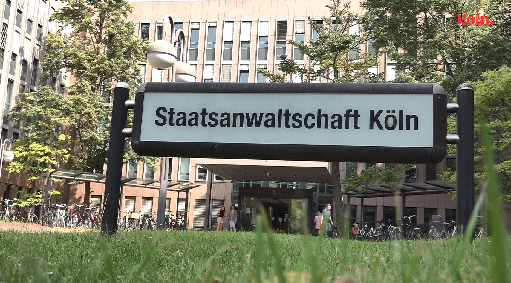 Kölner Wohnungs-Affäre: Strafanzeige!