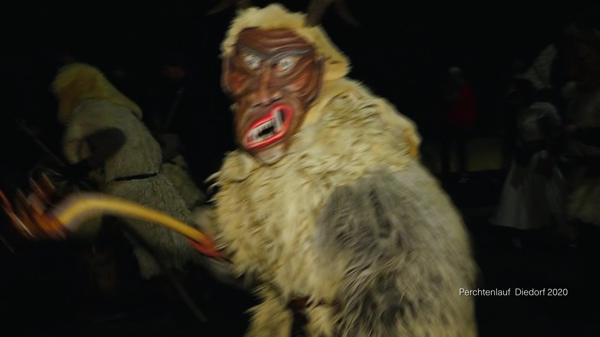 Video: Tradition in Schwaben - der Perchtenlauf und der Schäfflertanz