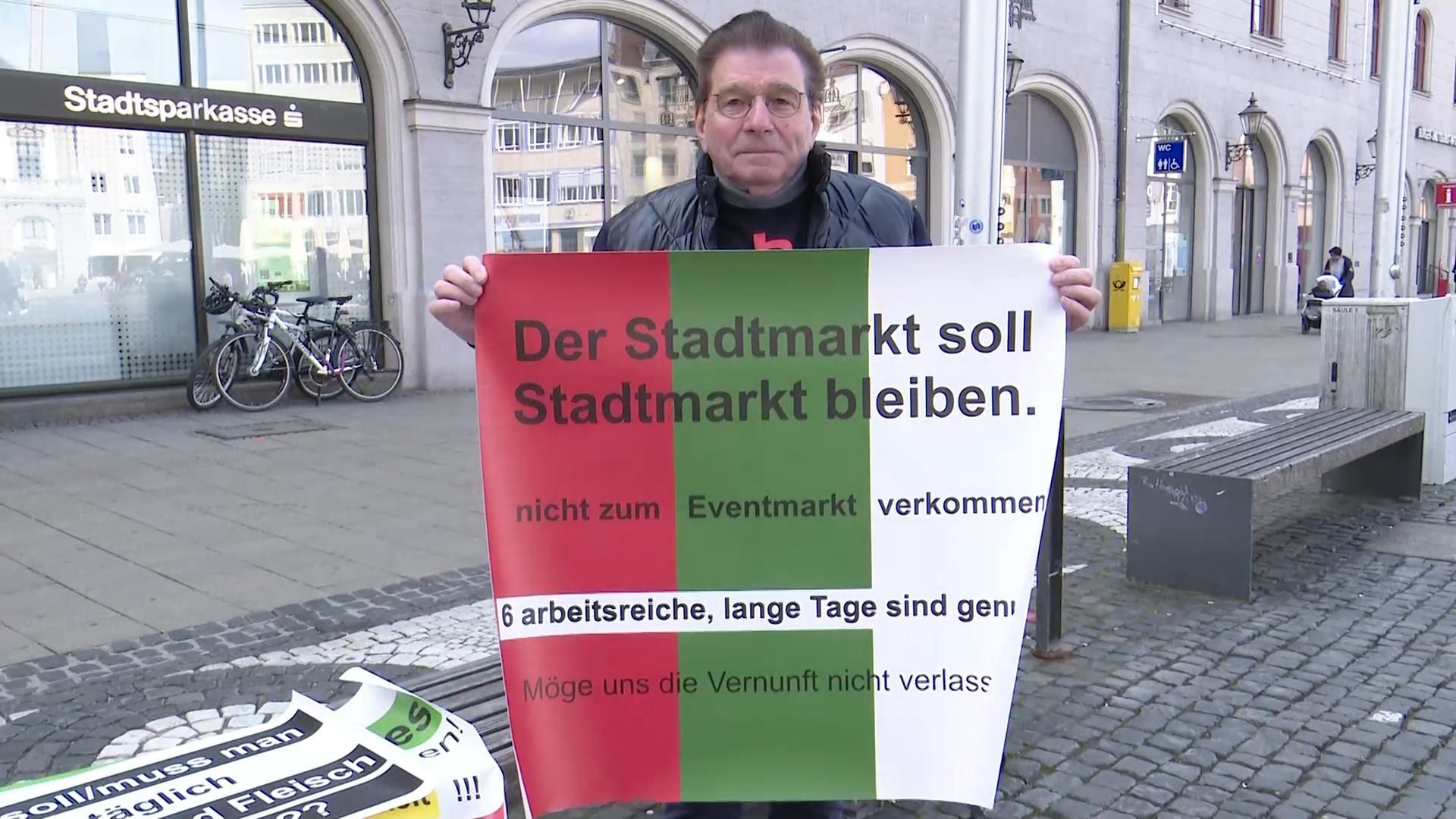 Video: Porträt: Ein-Mann-Demonstrant Kurt Späth nennt sich "Mutbürger"