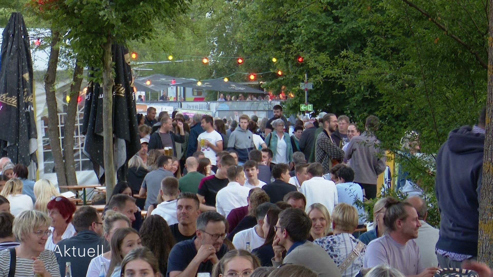 Video: Musik & gute Laune - Dinkelfestival in Dinkelscherben gestartet