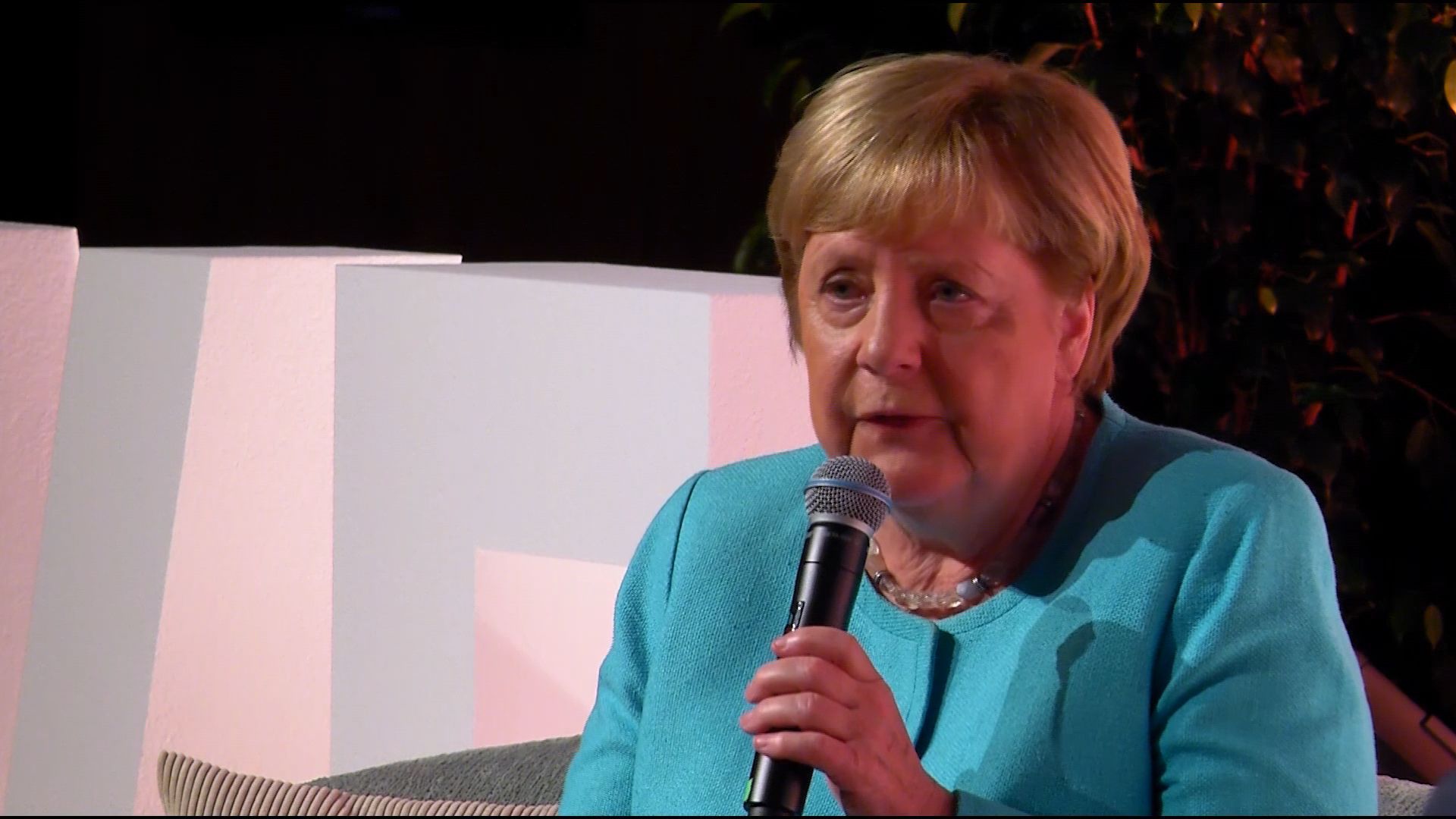 Video: Das sagt Angela Merkel zehn Jahre nach "Wir schaffen das"