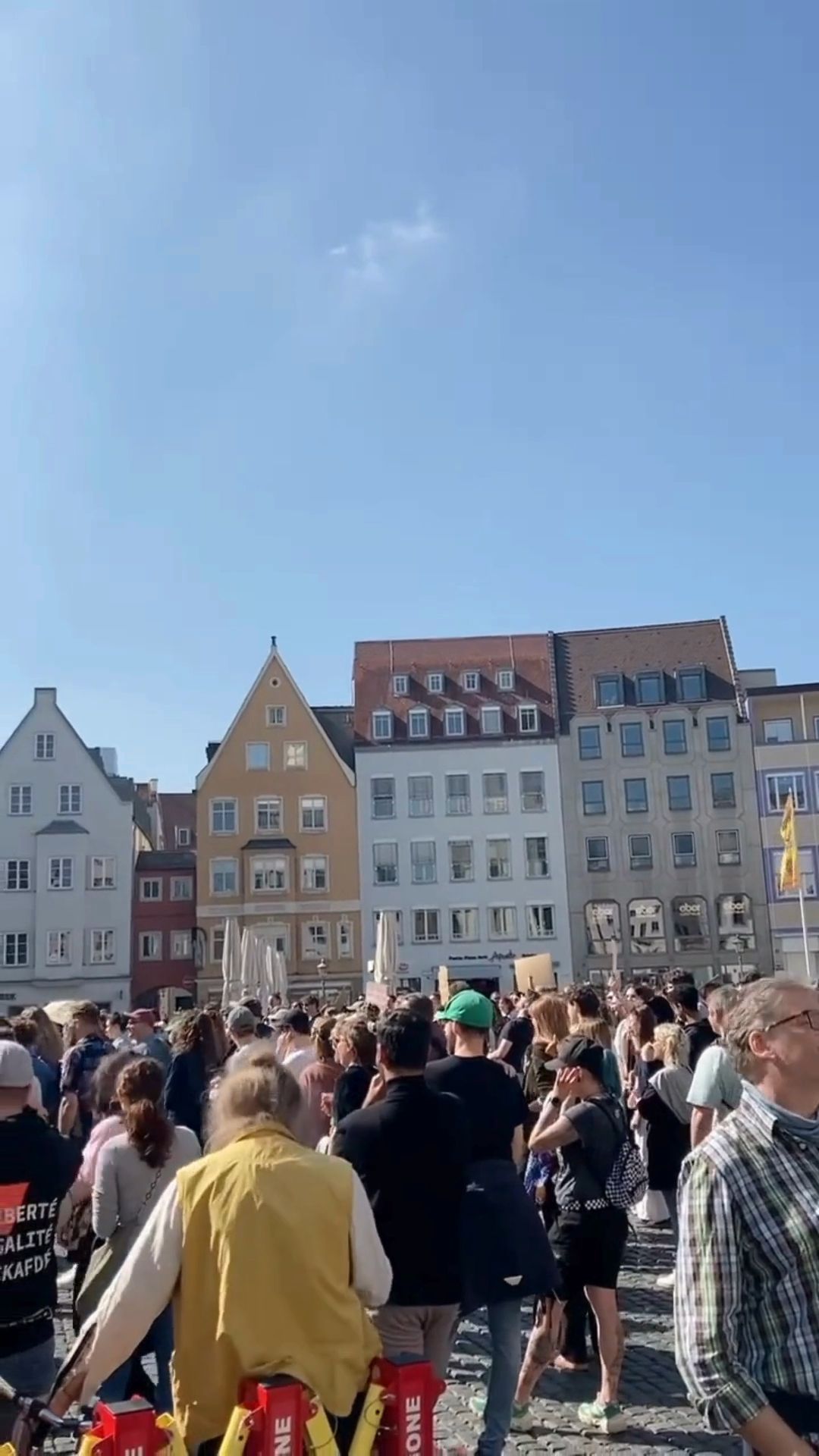 Video: Demo gegen sexualisierte Gewalt in Augsburg