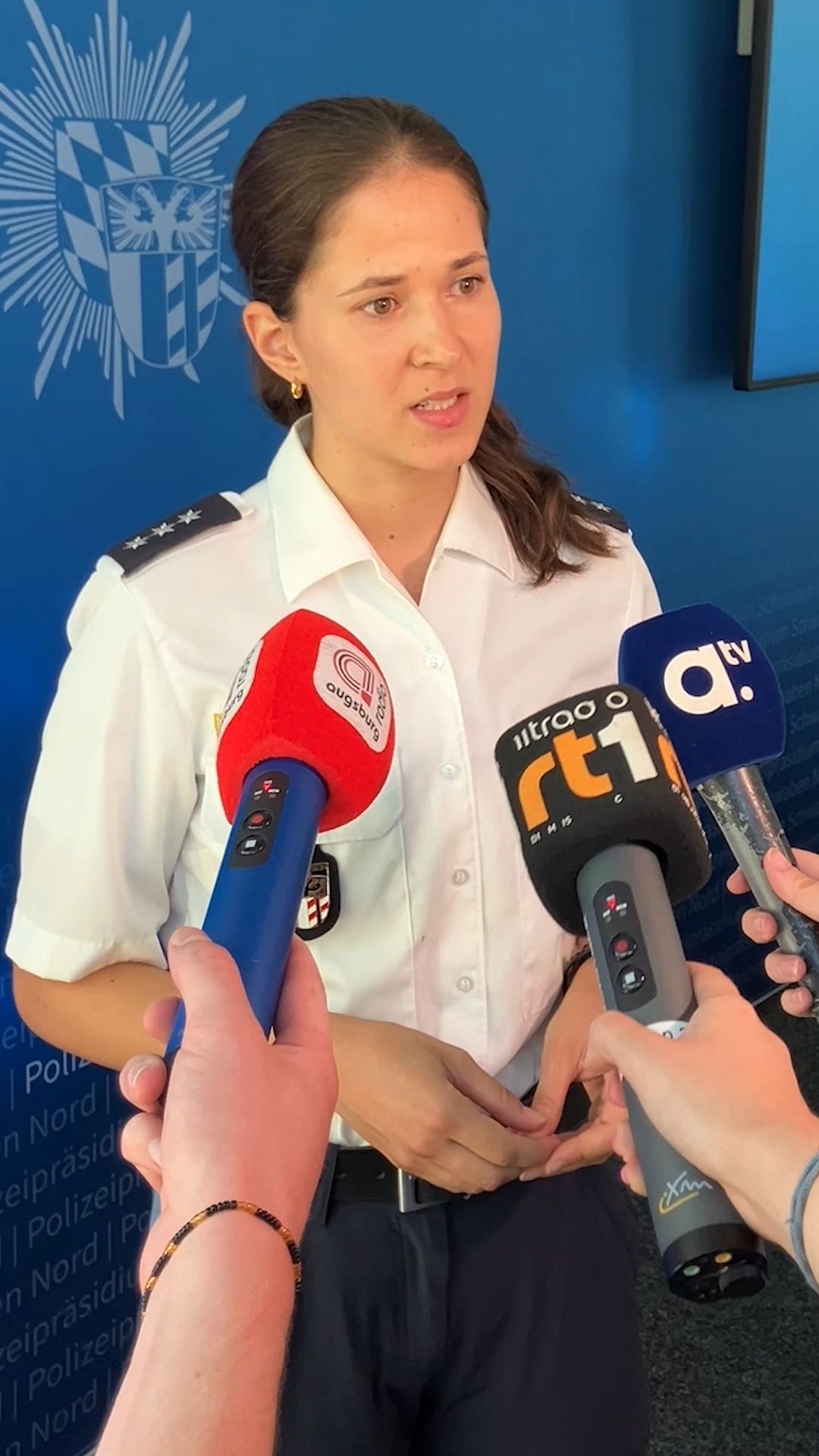 Video: Polizeisprecherin: So hoch ist der Schaden nach dem Großbrand im Kreis Aichach-Friedberg