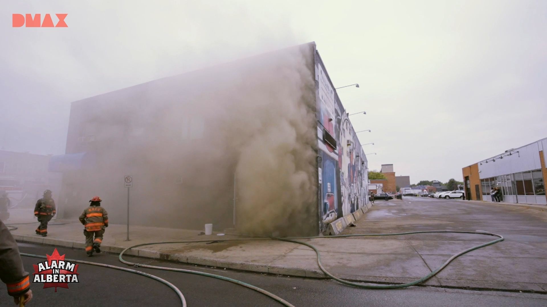 Feuer-Inferno: Stundenlange Löscharbeiten bei einem Großbrand | Alarm in Alberta | DMAX