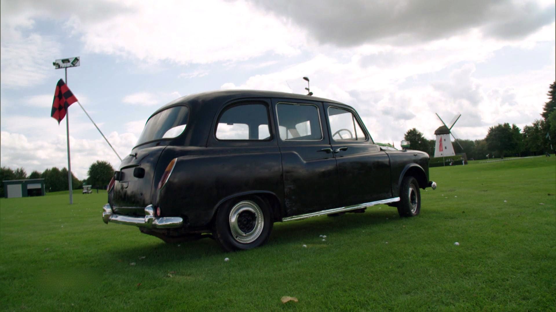 Scrap dealer looking for a car for the golf course (Episode 419)
