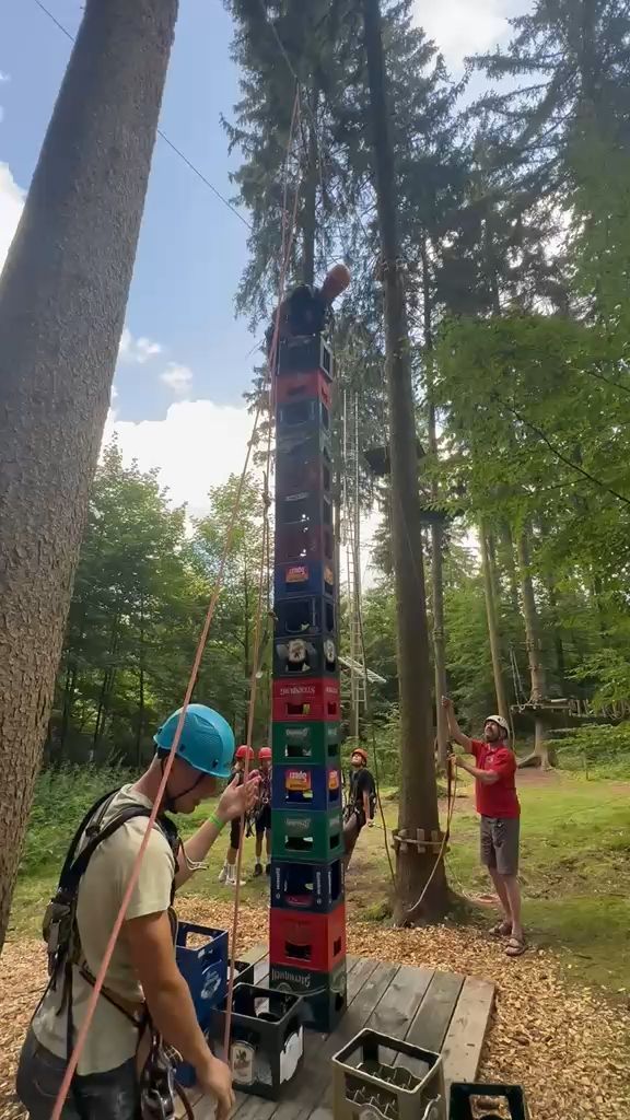 Video: Kistenstapeln im Kletterwald an den Greifensteinen