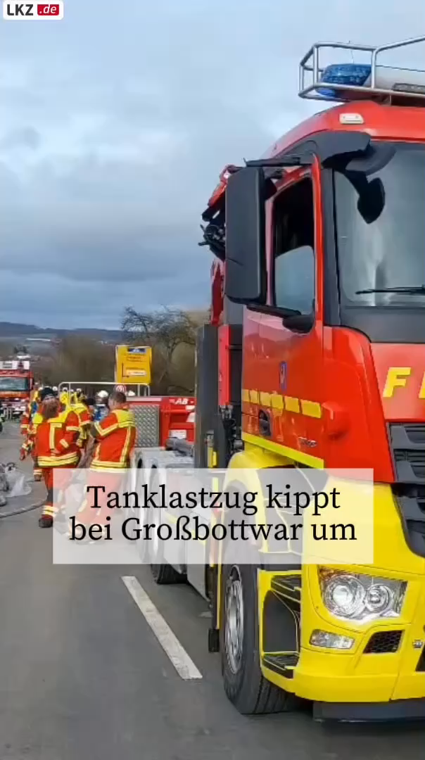 Video: Tanklastzug kipp bei Großbottwar von der Straße