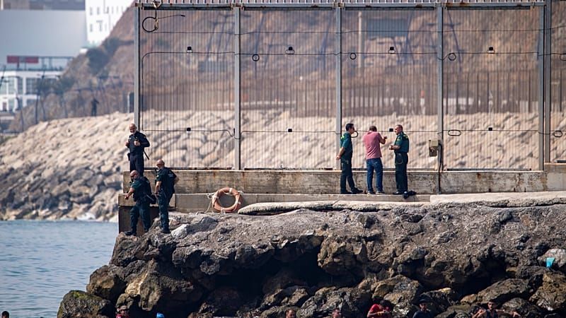 Video: Migrantenankünfte in Ceuta: Italien fordert Schengen-Aussetzung gegenüber Spanien