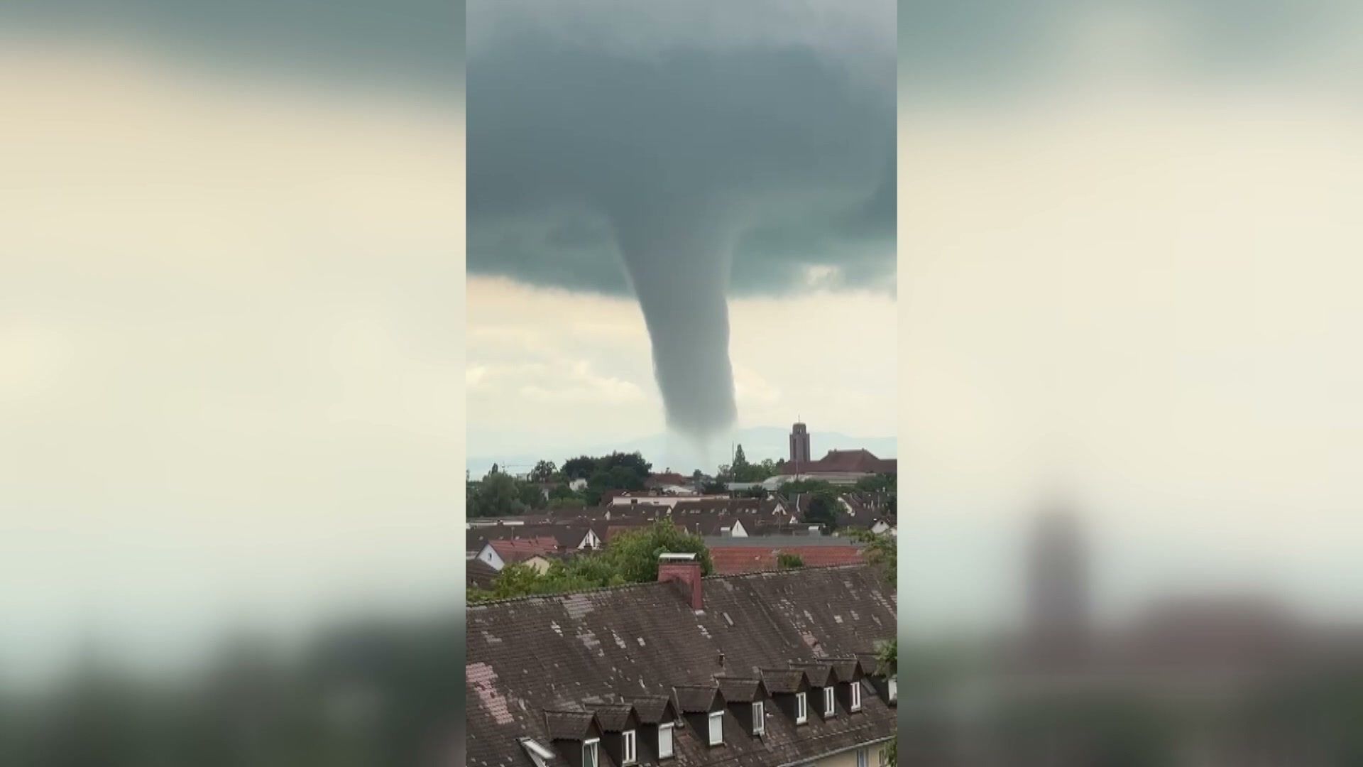 Tornado am Bodensee: Natural spectacle or threat?