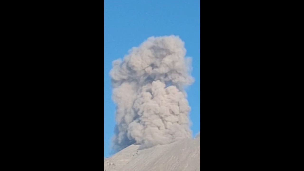 Video: Philippinen: Vulkan Kanlaon stößt 1.200 Meter hohe Aschewolke aus, Alarmstufe 2 bleibt bestehen