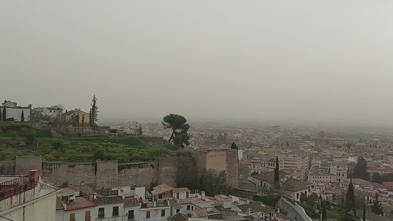 Video: Spanien: Saharastaub legt sich über Teile Andalusiens 2