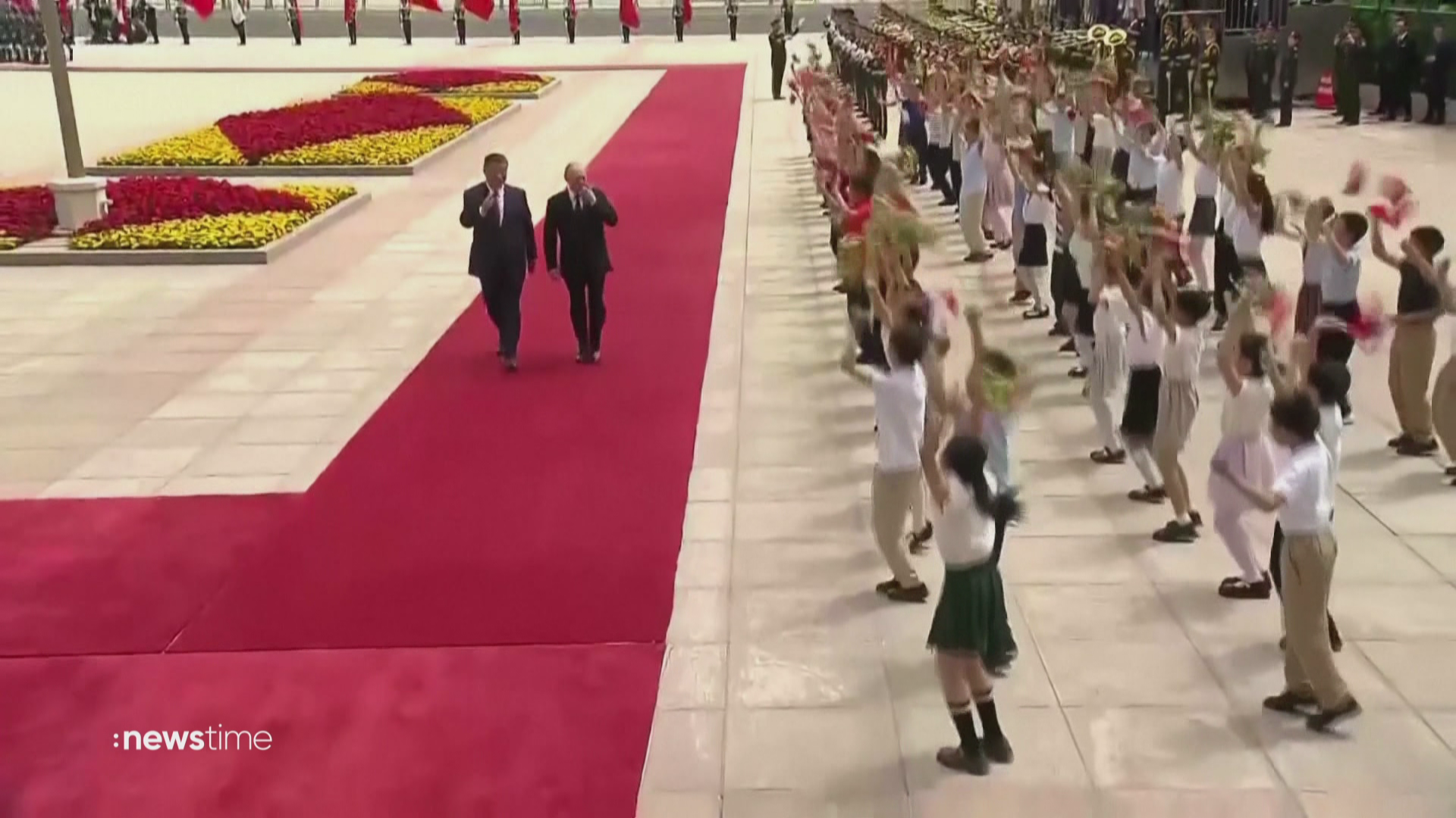 Putin bedankt sich mit Kusshand für pompösen Empfang in China