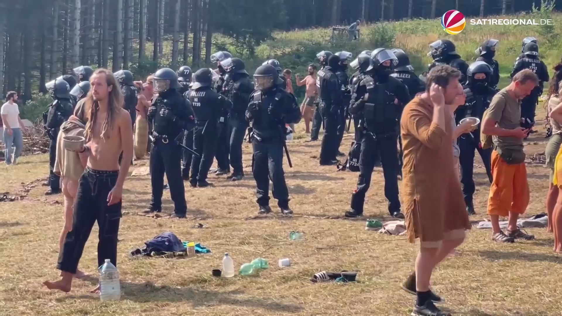 "Rainbow Family": Polizei unterbindet rituelles Feuer in Hippie-Camp im Harz
