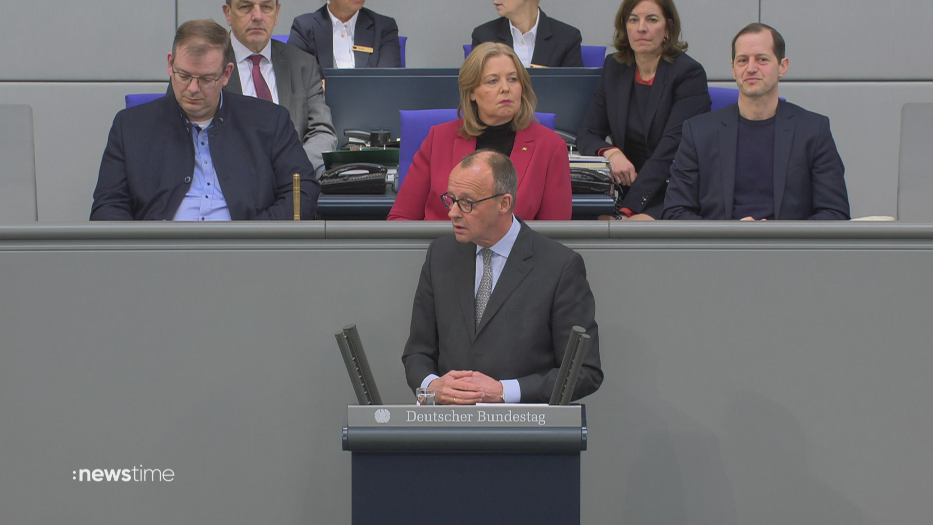 „Was meinen Sie mit lächerlich?“: Merz kritisiert Scholz scharf