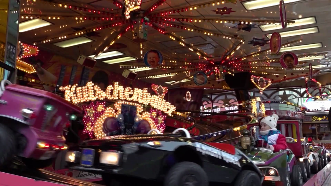 Video: Reizarme Kirmes: Spaß für alle trotz gedimmter Lichter und leiser Musik