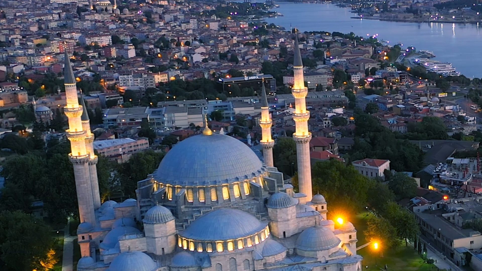 Bange Blicke in Richtung Istanbul