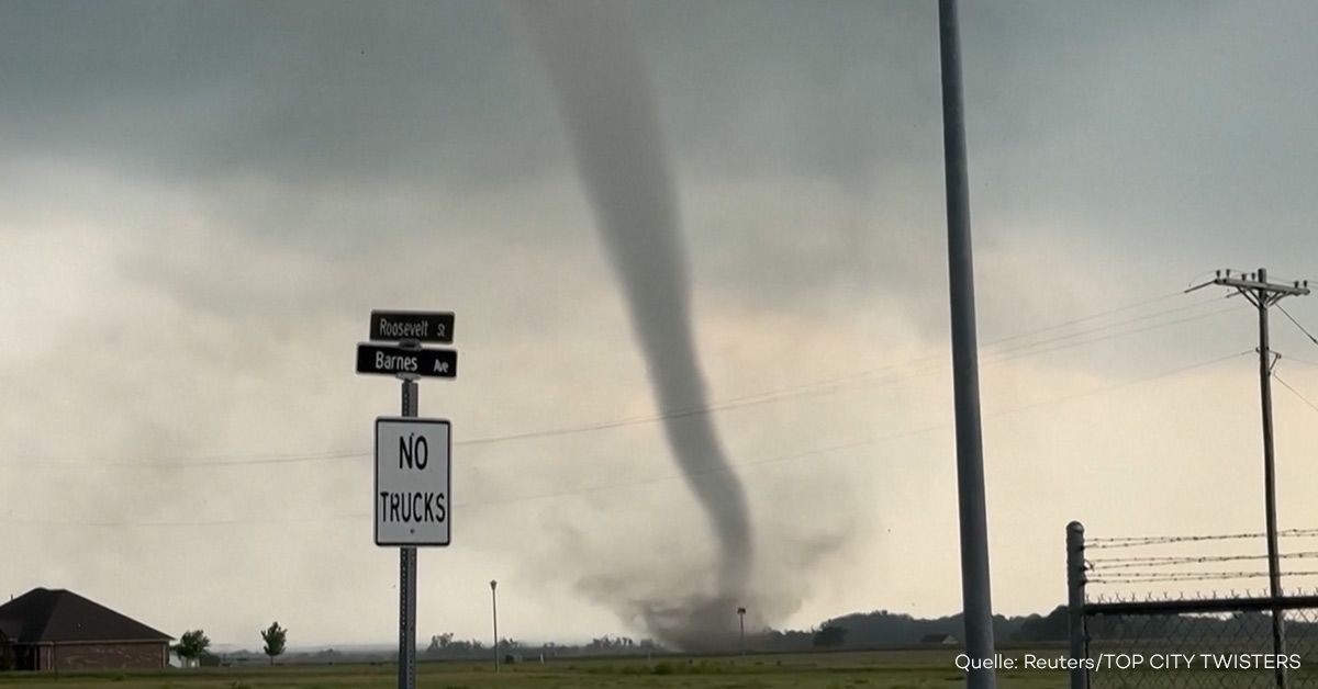 Videos zeigen heftige Tornados in den USA